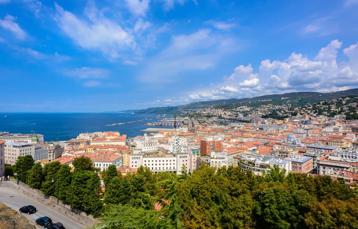 Trieste Portada