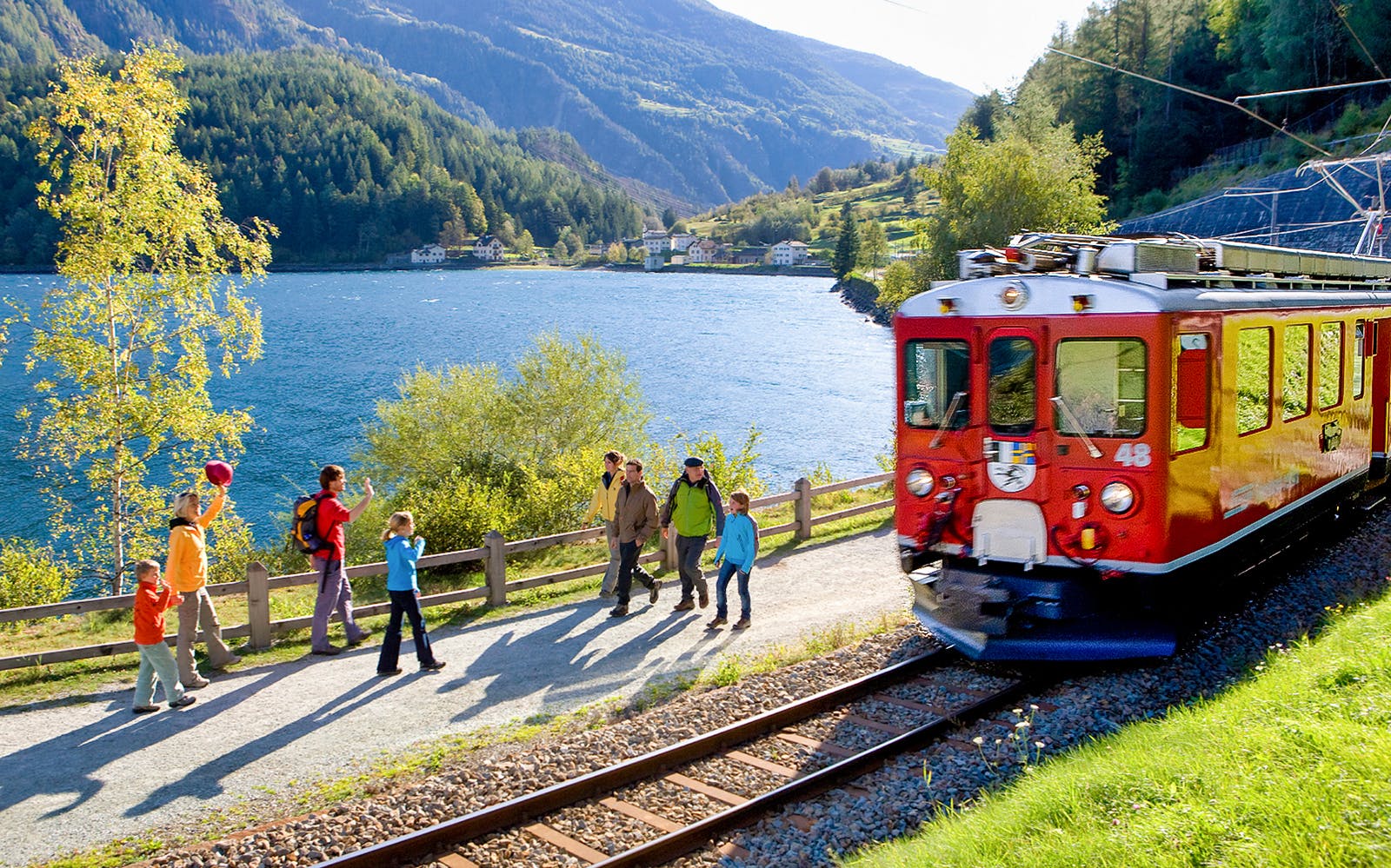 Imagen del tour: Day Trip to the Swiss Alps by Bernina Express from Milan