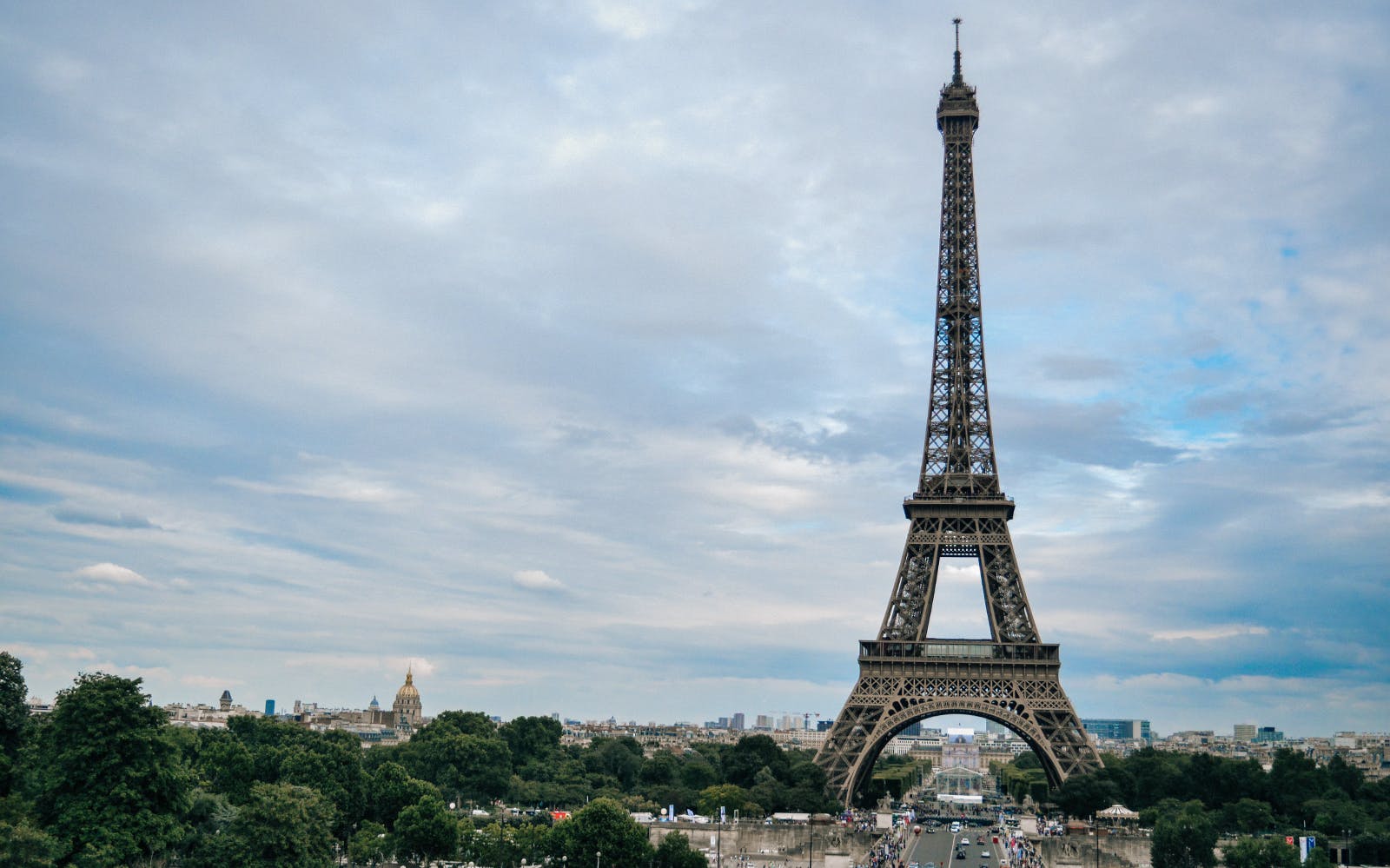 Imagen del tour: Cima de la Torre Eiffel: visita guiada con crucero opcional