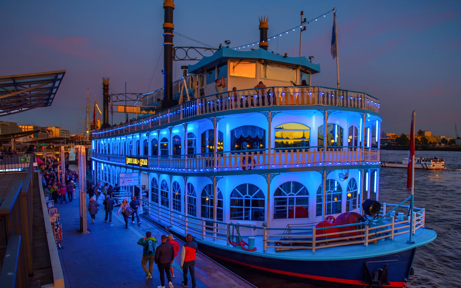 Imagen del tour: Hamburgo: tour en barco por el puerto iluminado