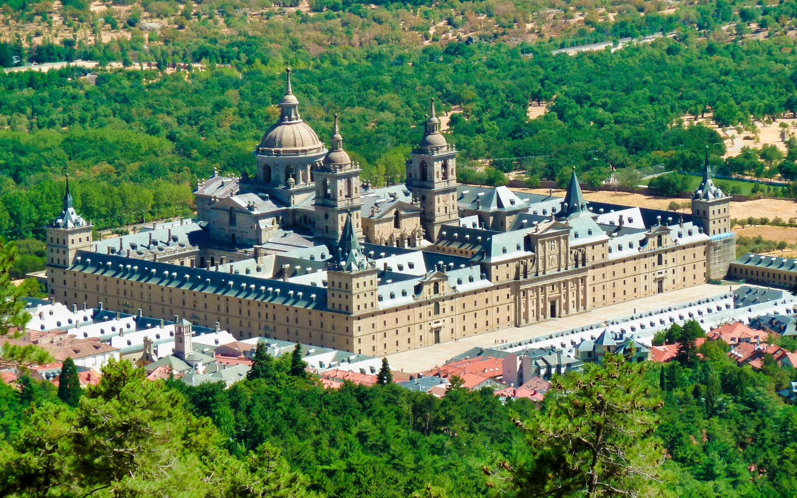 Imagen del tour: San Lorenzo de El Escorial: entrada de acceso rápido