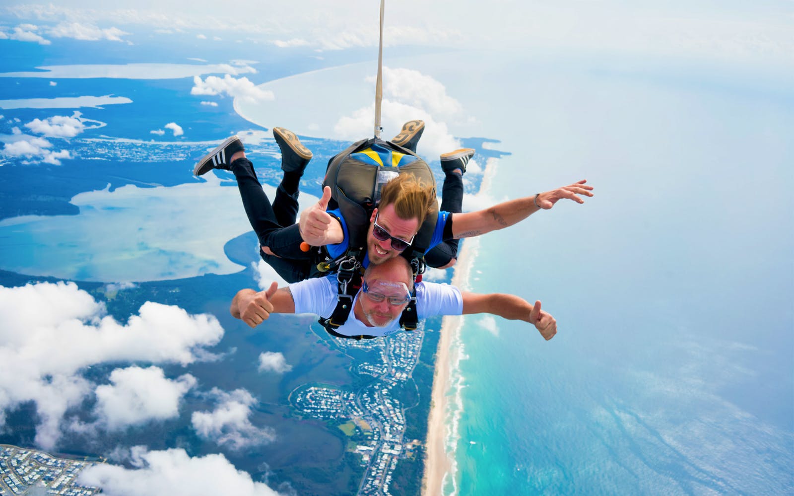 Imagen del tour: Tandem Skydive Noosa - 15,000 ft