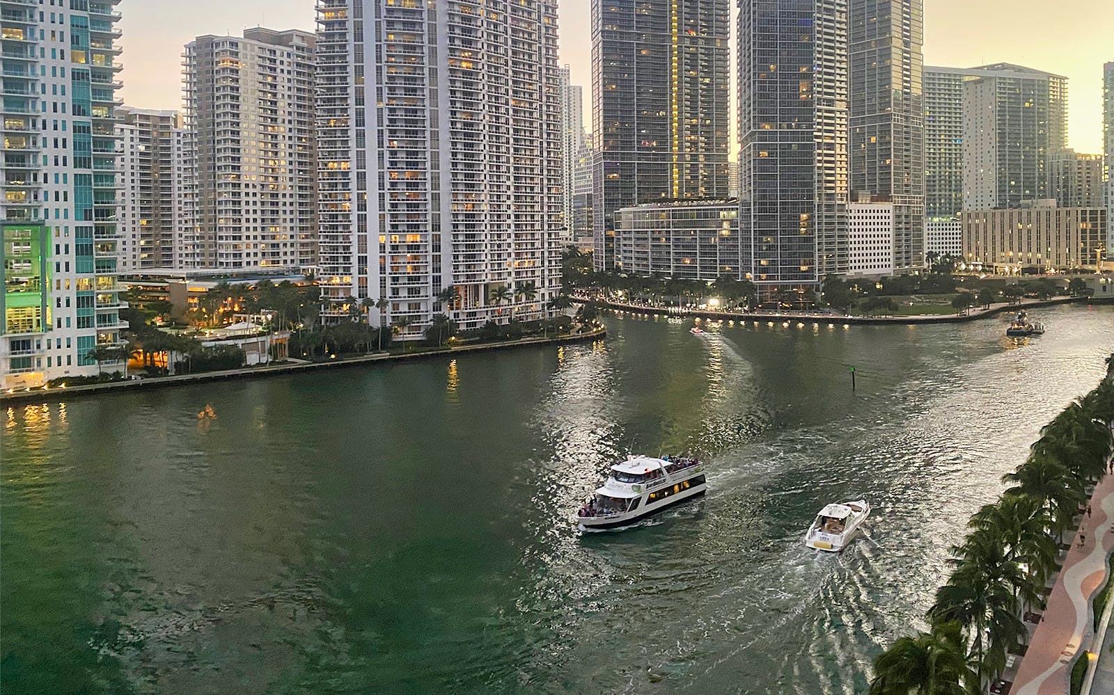 Imagen del tour: Miami Happy Hour Sunset Cruise