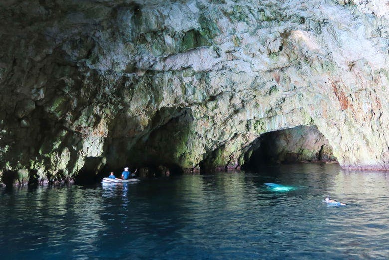 Imagen del tour: Excursión a la Gruta Azul y la Cueva Verde en barco