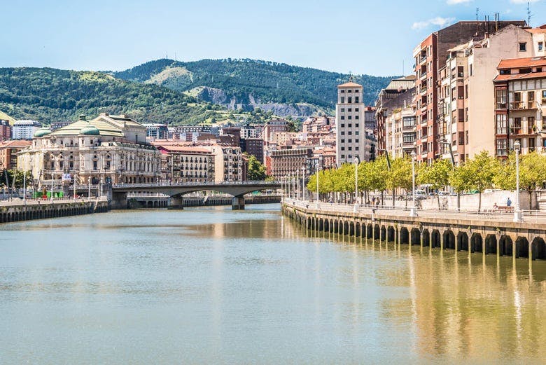 Imagen del tour: Barco turístico por la Ría de Bilbao y la Bahía del Abra