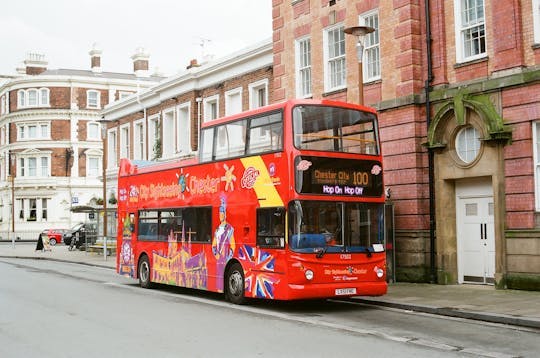 Imagen del tour: Recorrido turístico en autobús con paradas libres por la ciudad de Chester
