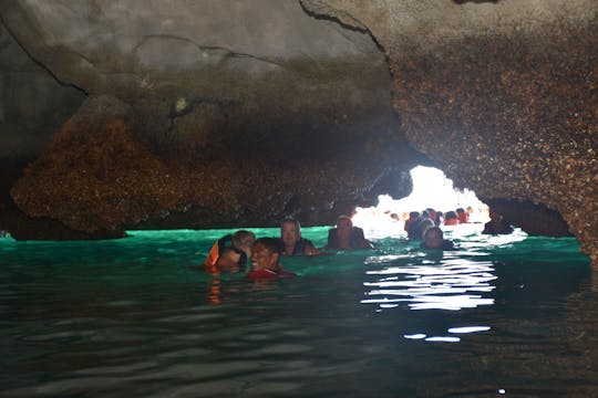 Imagen del tour: Tour de día completo por las Cuatro Islas y la Cueva Esmeralda
