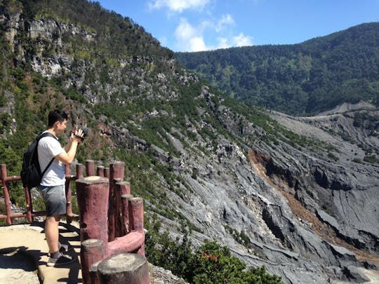 Imagen del tour: Excursión de un día al volcán Tangkuban Perahu desde Bandung