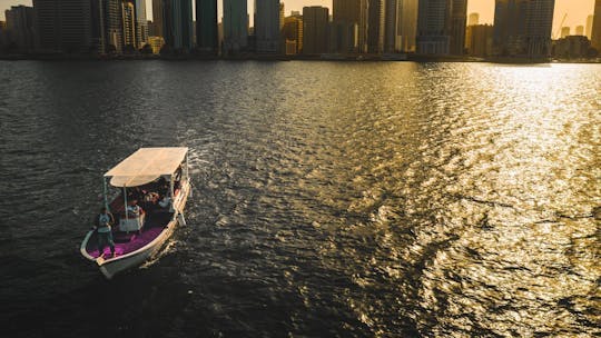 Imagen del tour: Paseo en barco tradicional Abra en la laguna Khalid de Sharjah