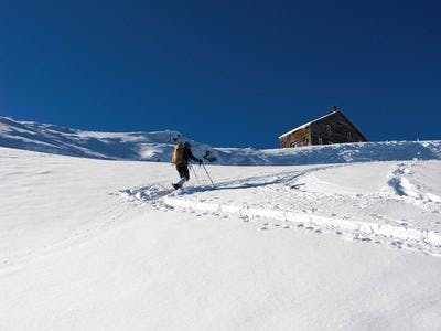 Imagen del tour: Excursión con raquetas de nieve en la montaña de Els Encantats