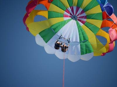 Imagen del tour: Vuelo en paracaídas en Santorini