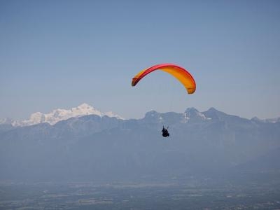 Vuelo en parapente biplaza sobre Saint-Hilaire-du-Touvet, cerca de Grenoble