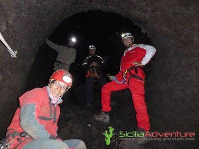 Imagen del tour: Excursión de espeleología en la Grotta dei Tre Livelli en el Etna