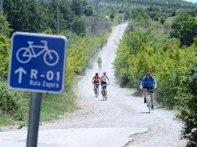 Imagen del tour: Excursión en bicicleta por la primavera de Cetina desde Sinj