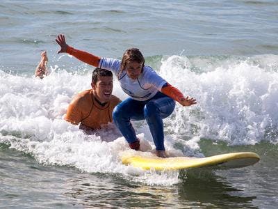 Imagen del tour: Clases de surf en la playa de Falesia, en el Algarve