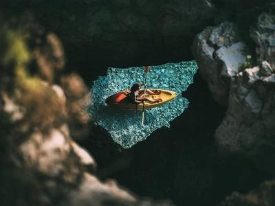 Aventura en kayak de mar por las cuevas del Cabo Kamenjak