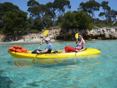 Imagen del tour: Descubra las islas Lérin en kayak de mar cerca de Cannes, Francia