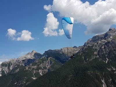 Imagen del tour: Vuelo en parapente biplaza sobre el valle de Stubai, cerca de Innsbruck
