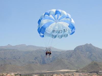 Imagen del tour: Vuelo en parasailing en Costa Adeje, Tenerife