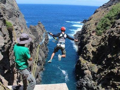 Imagen del tour: Puenting de cuerda (28 m) desde La Calzada, cerca de Las Palmas de Gran Canaria