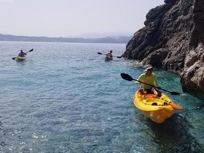 Imagen del tour: Excursión en kayak de mar para principiantes en la bahía de Kissamos, Creta