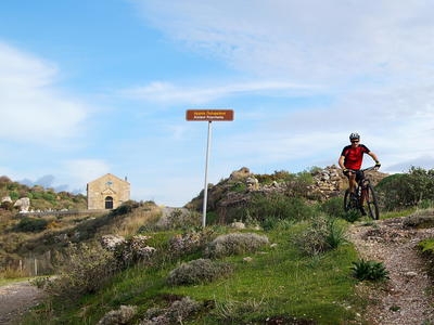 Excursión en bicicleta eléctrica a la antigua Acrópolis, desde Kissamos hasta Polyrrinia