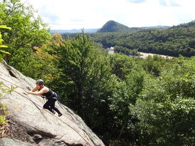 Imagen del tour: Introducción a la escalada en roca en La Montagne d'Argent, Laurentides