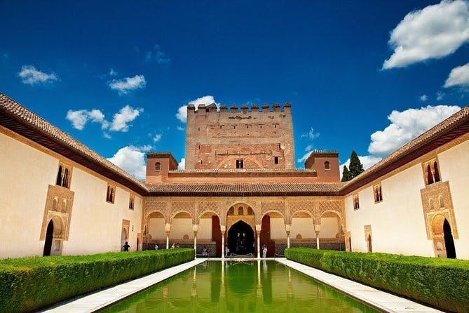 Imagen del tour: Recorrido turístico para grupos pequeños por la Alhambra y el Generalife en Granada