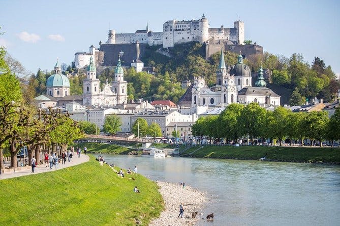 Imagen del tour: Concierto y cena de Mozart o cena VIP en la Fortaleza de Salzburgo con crucero por el río
