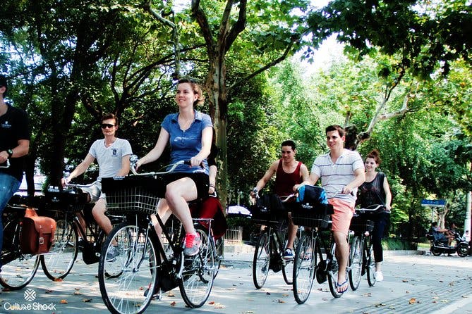 Imagen del tour: Recorrido de medio día por la mañana en bicicleta por el casco antiguo de Shanghái
