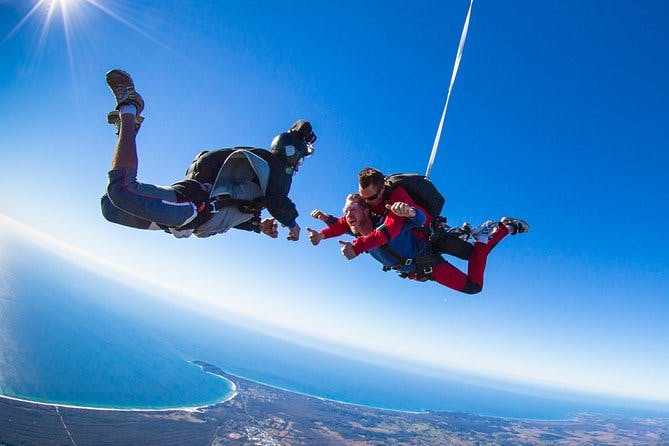 Imagen del tour: Salto en paracaídas en tándem en Byron Bay