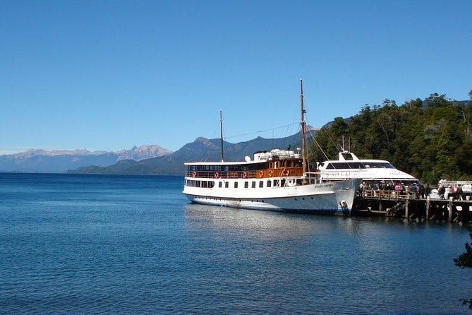 Imagen del tour: Travesía en barco hasta la isla Victoria y el bosque de Arrayanes