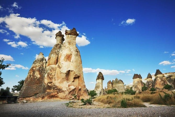 Imagen del tour: Tour a la Cappadocia para grupos pequeños: Valle de Devrent, Valle de los Monjes y Museo al aire libre en Goreme