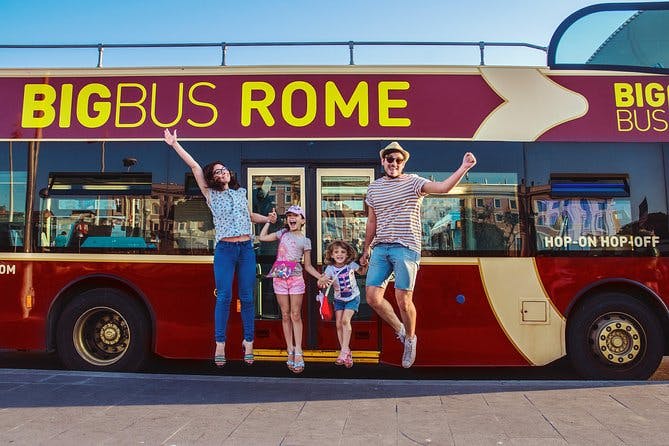 Imagen del tour: Big Bus con paradas libres en Roma con traslado de ida y vuelta a Civitavecchia