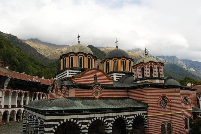 Imagen del tour: Excursión autoguiada de un día al monasterio de Rila y a la iglesia de Boyana desde Sofía