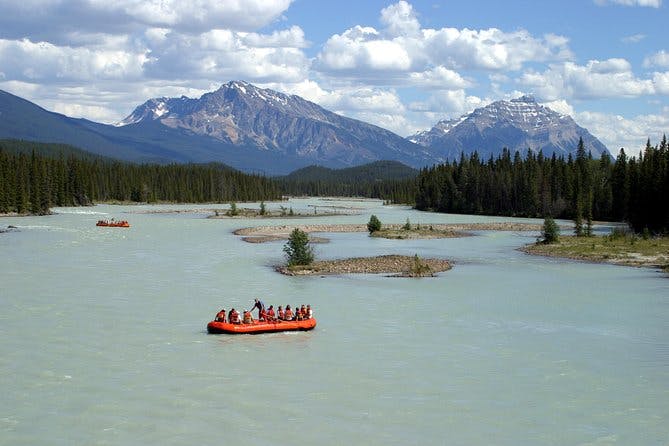 Imagen del tour: Viaje en balsa escénica fácil por el río Athabasca