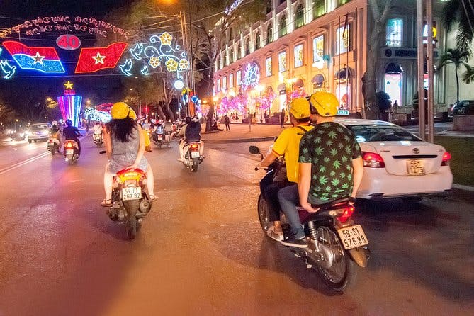 Imagen del tour: Saigon Nightlife Tour en bicicleta