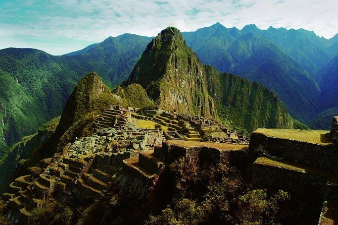 Imagen del tour: Entrada a las ruinas de Machu Picchu y la montaña