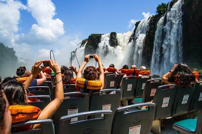 Imagen del tour: Excursión a las cataratas del Iguazú, paseo en barco, tren, camión de safari