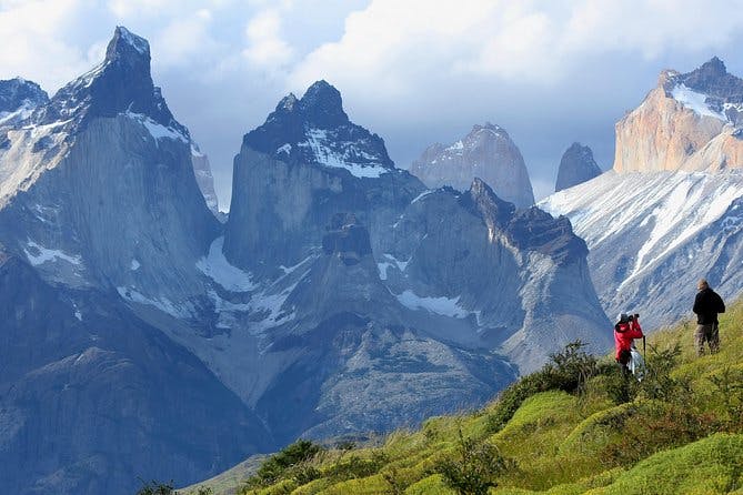 Imagen del tour: Excursión privada: Parque Nacional Torres del Paine y cueva Milodón con almuerzo