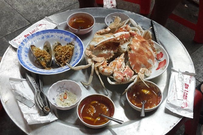 Imagen del tour: Recorrido por la comida en la calle de Hanoi, que incluye una cena con marisco