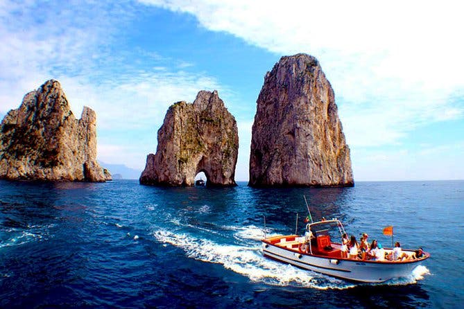 Imagen del tour: Tour por la isla con parada en Gruta Azul (Línea Amarilla)