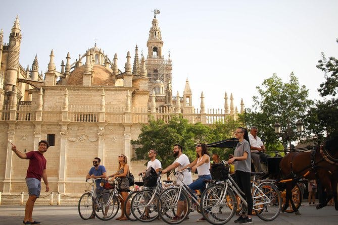 Imagen del tour: Recorrido en bicicleta por lo más destacado de Sevilla (inglés)