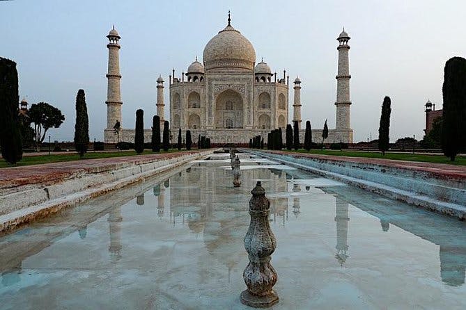 Imagen del tour: Tour privado de 2 días: Taj Mahal, Agra desde Ahmedabad con vuelo comercial de regreso