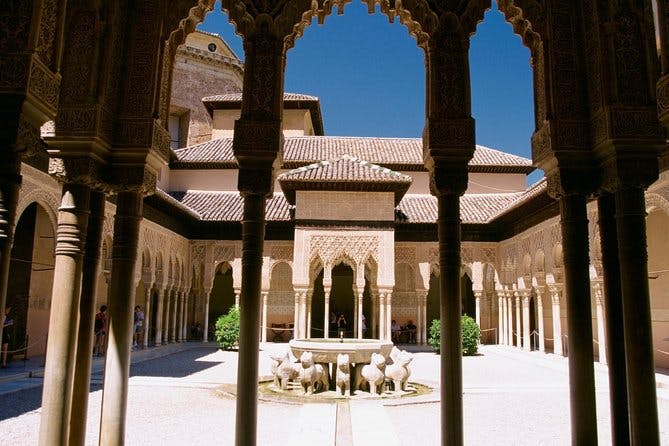 Imagen del tour: Evite las colas Excursión de medio día a la Alhambra y los Jardines del Generalife