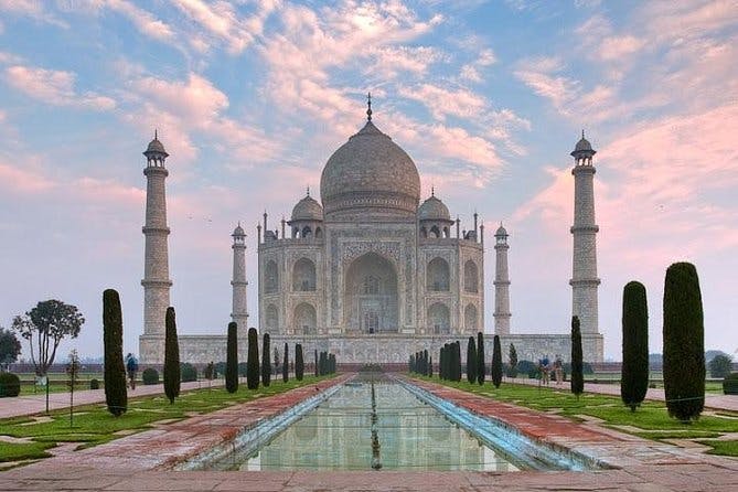 Imagen del tour: Excursión de un día al Taj Mahal y Agra desde Pune con vuelos comerciales de regreso