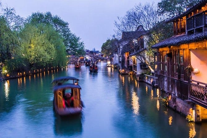 Imagen del tour: Recorrido de un día privado por la Ciudad de Agua Zhujiajiao y la ciudad de Shanghái