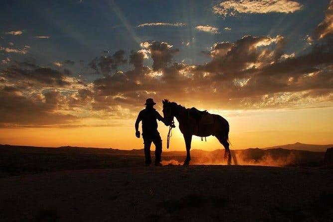 Imagen del tour: Las mejores excursiones a caballo al atardecer en Capadocia