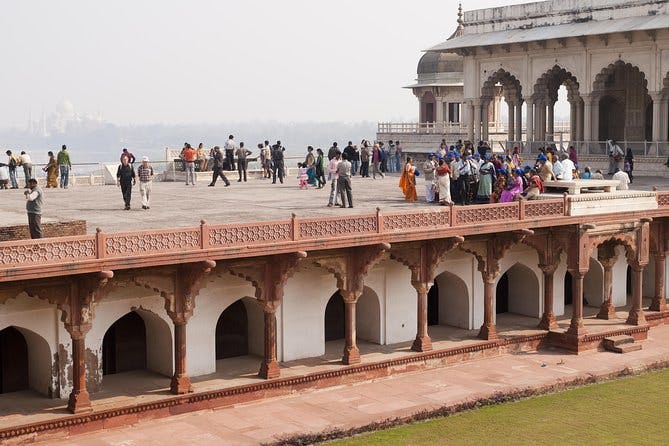Imagen del tour: Tour el mismo día al Taj Mahal y Agra desde Bangalore con vuelos comerciales de regreso