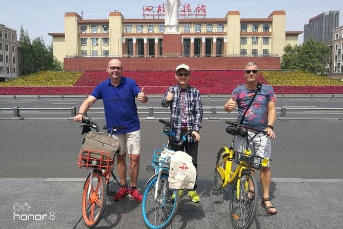 Imagen del tour: Tour privado de medio día en bicicleta por Chengdu